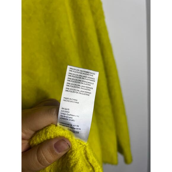 Maeve Anthropologie Plush V-Neck Cozy Pullover Sweater in neon yellow Size M - Picture 7 of 7